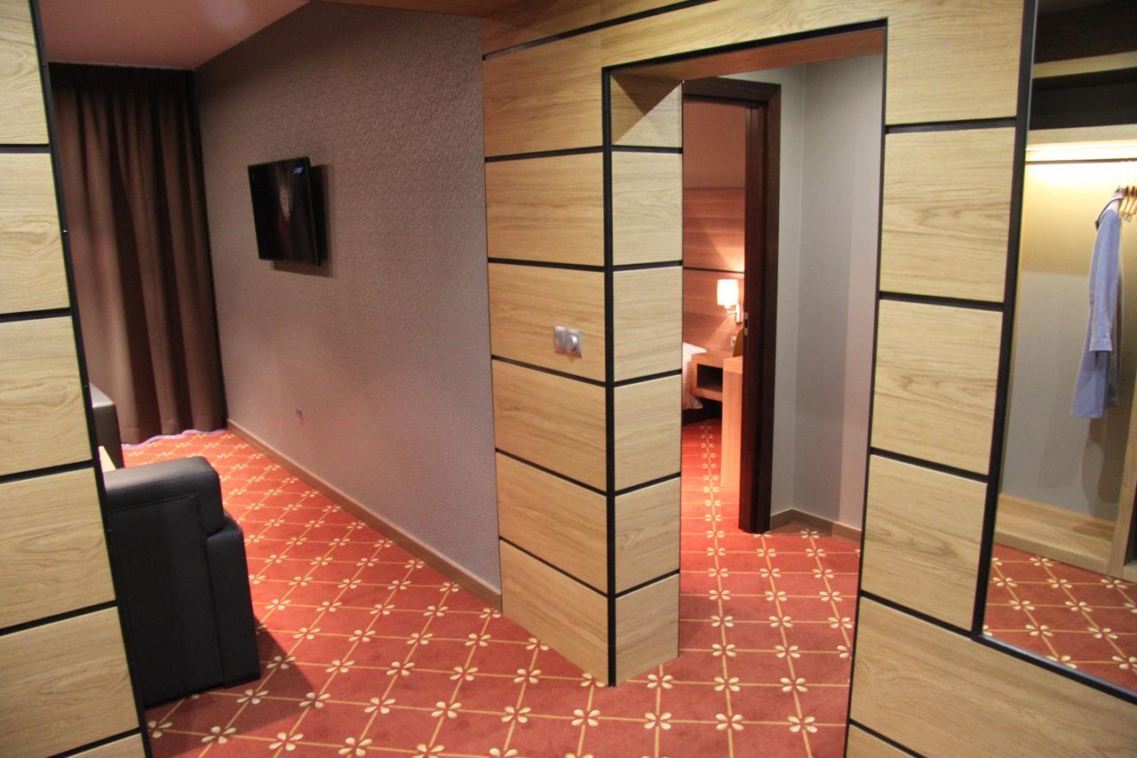 Hotel Dunajec Zglobice Esterno foto