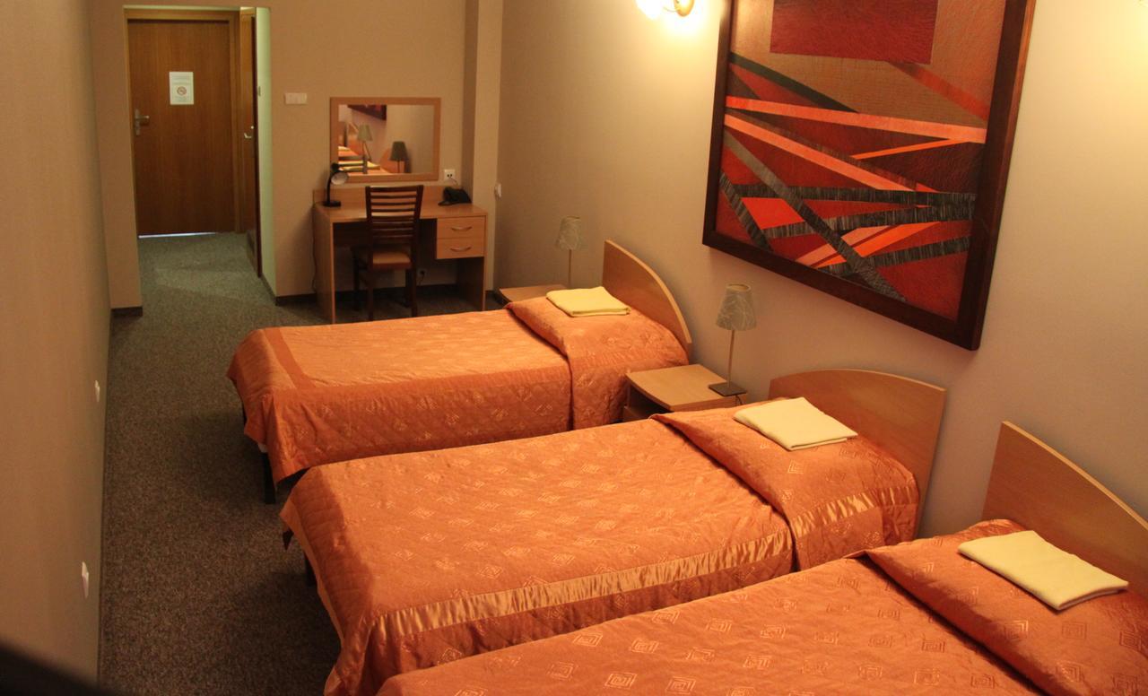 Hotel Dunajec Zglobice Esterno foto